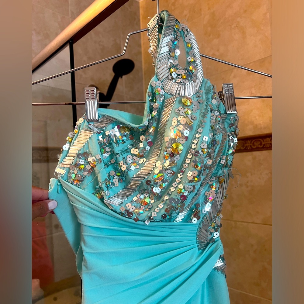 Beautiful elegant long dress, size 0 pretty teal blue